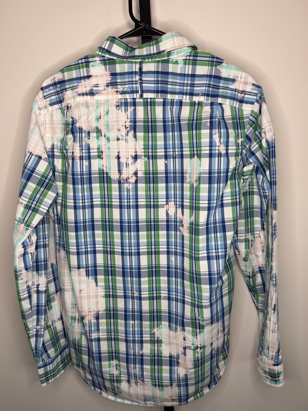 Men’s Blue reverse tie dye plaid button down Medium