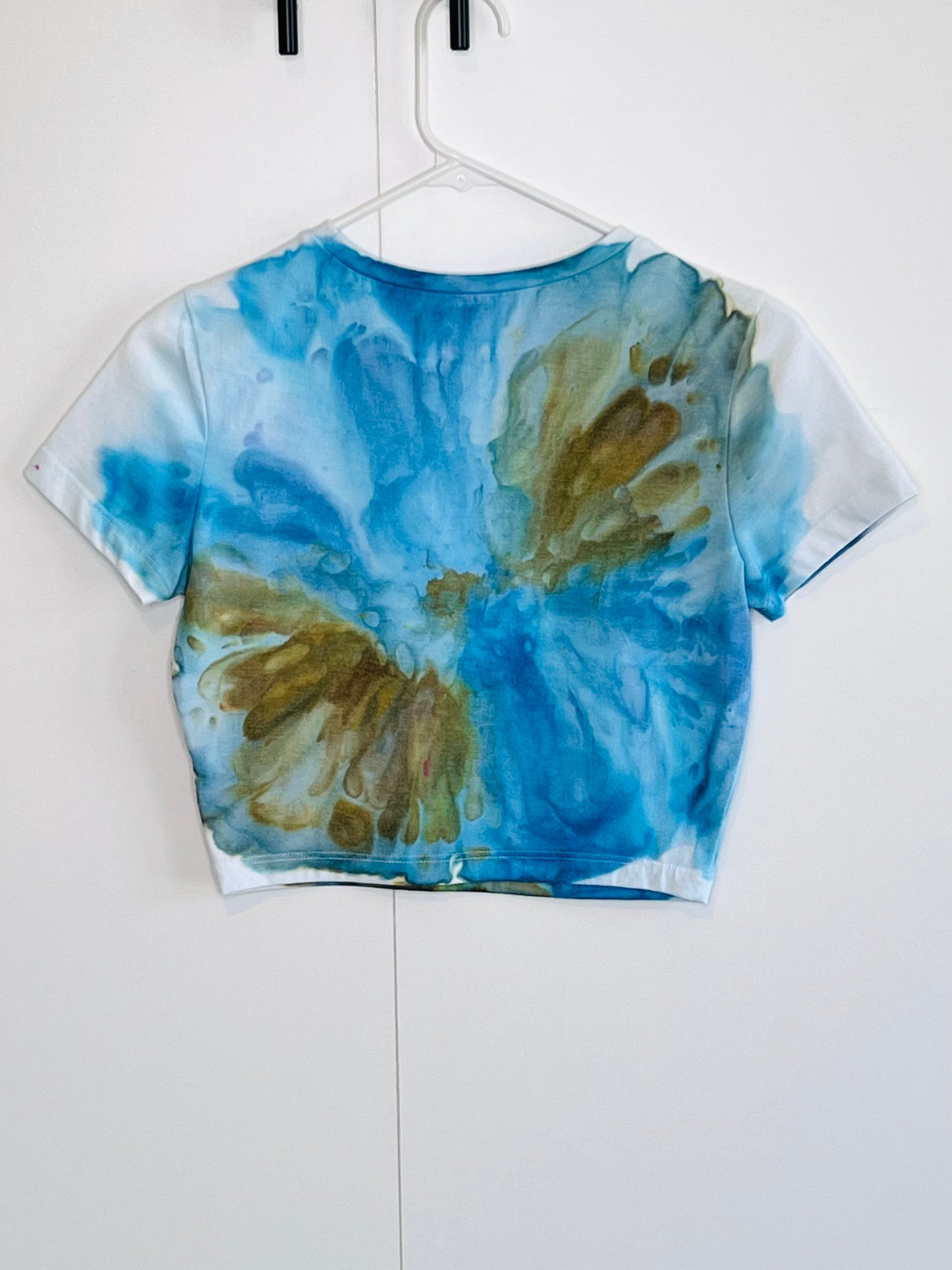 Beach vibes ice dyed crop top-medium