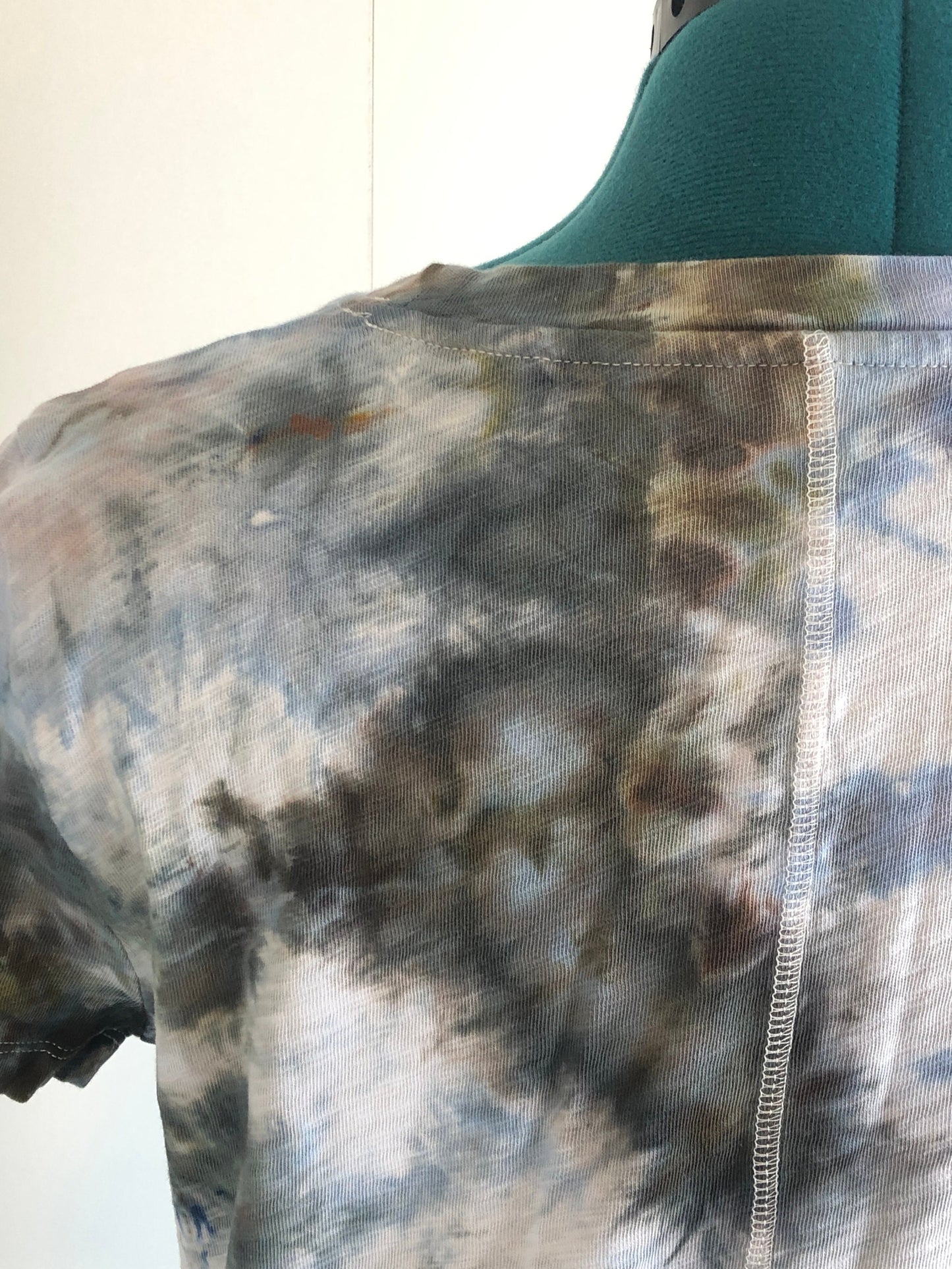 Grey/ blue tie dyed t-shirt