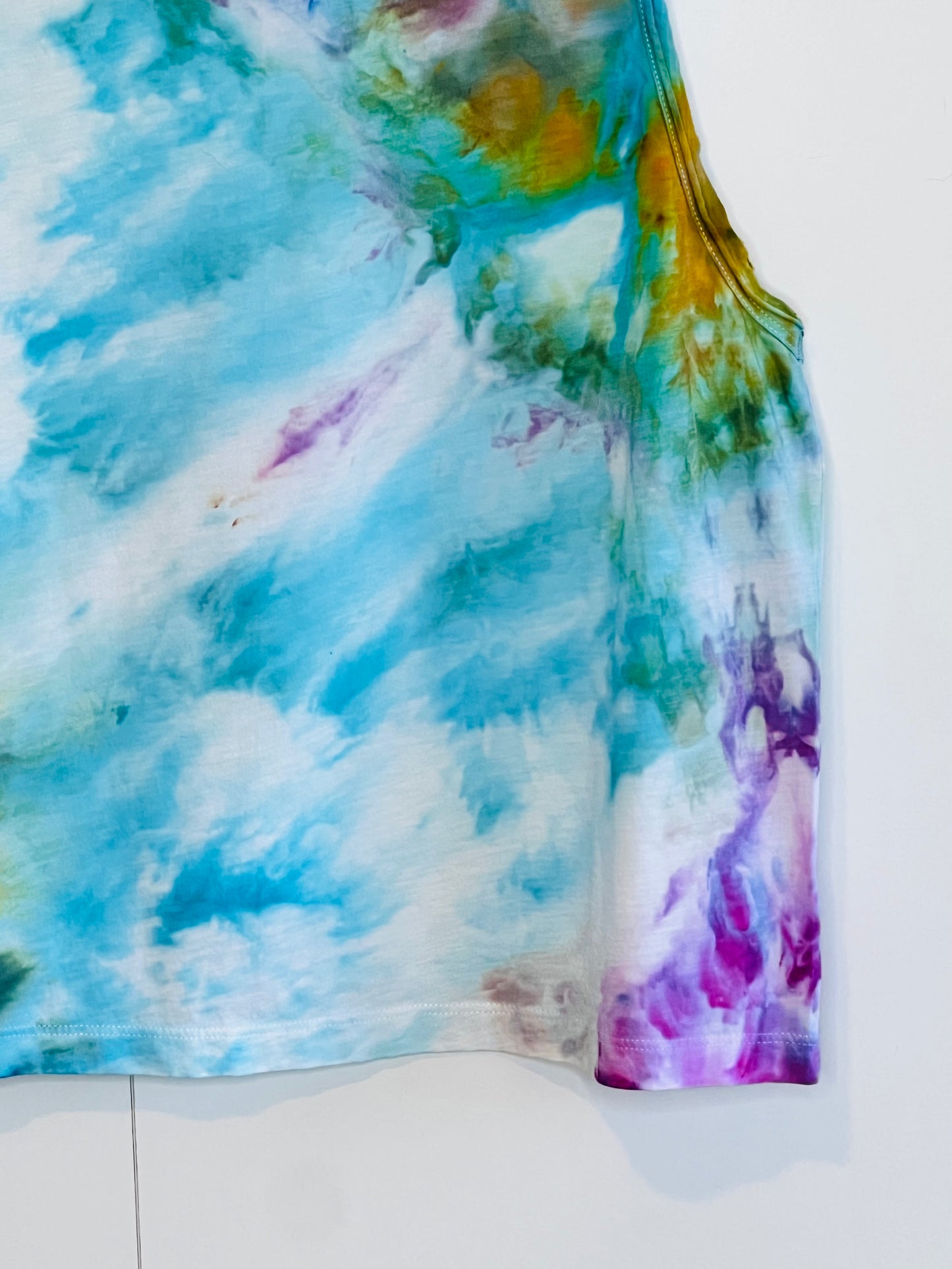 Pastel vibes ice dyed tank top X-large