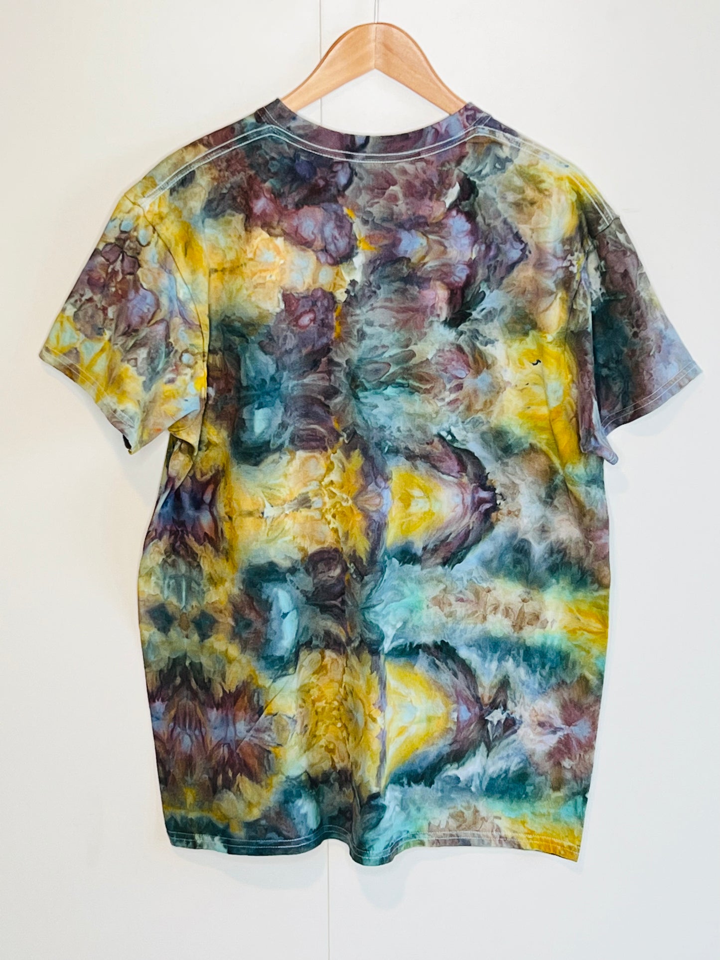 Reimagined peacock ice dyed short sleeve unisex shirt. X-Large