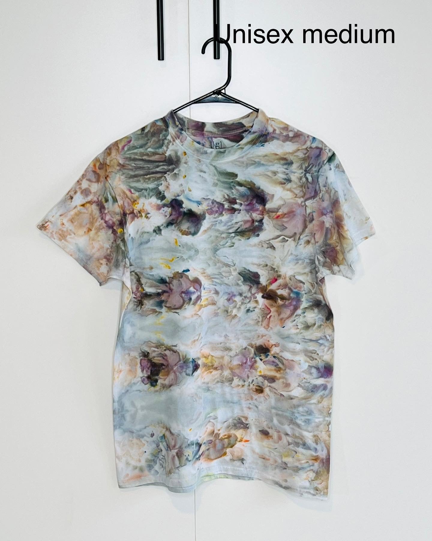 Storm and tan ice dyed short sleeve unisex shirt. Medium