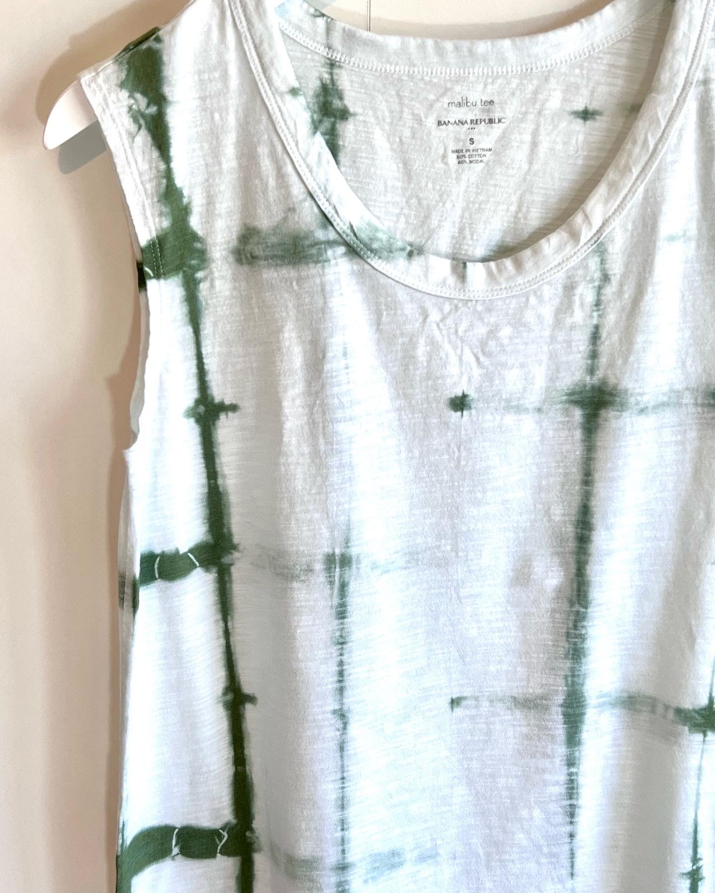 Green shibori tie dyed tank top. Small