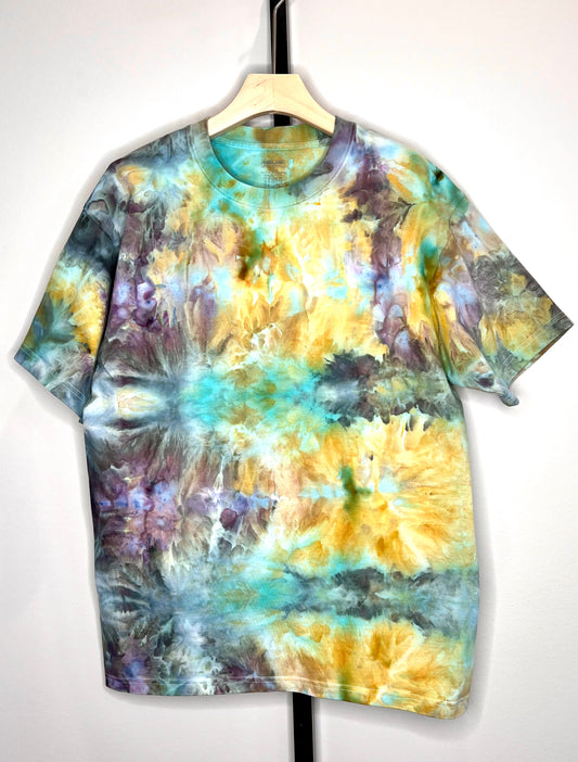 Reimagined peacock ice dyed short sleeve unisex shirt. Large