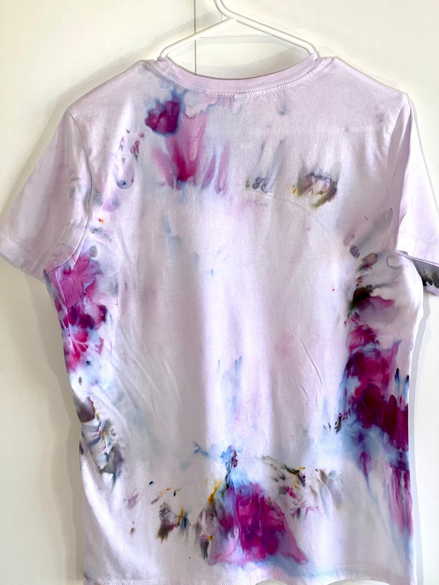 Fuchsia abstract tie dye t-shirt large