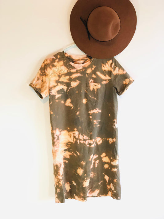 Green reverse tie dye t shirt dress- medium