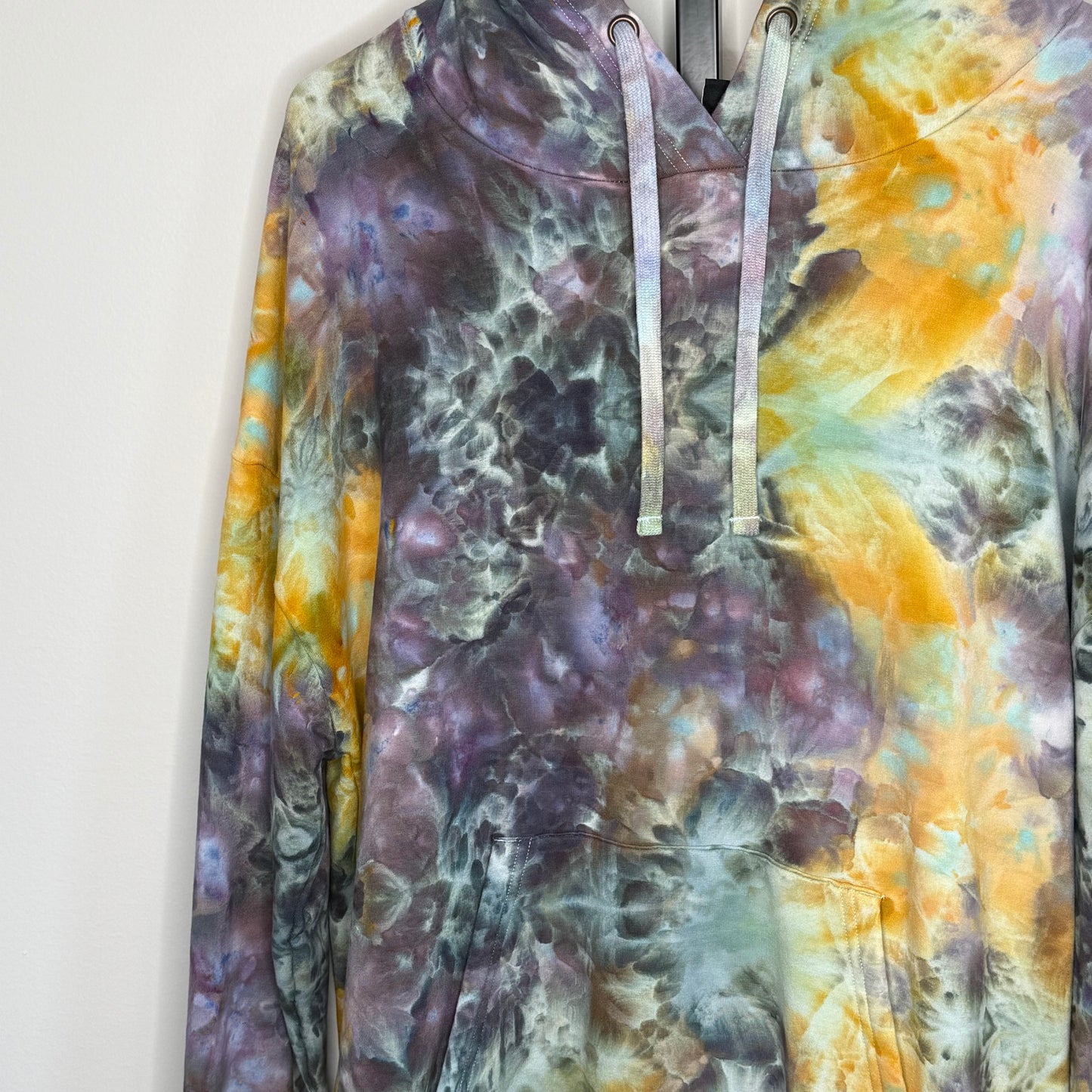 Reimagined peacock ice dyed buffalo hoodie x-large