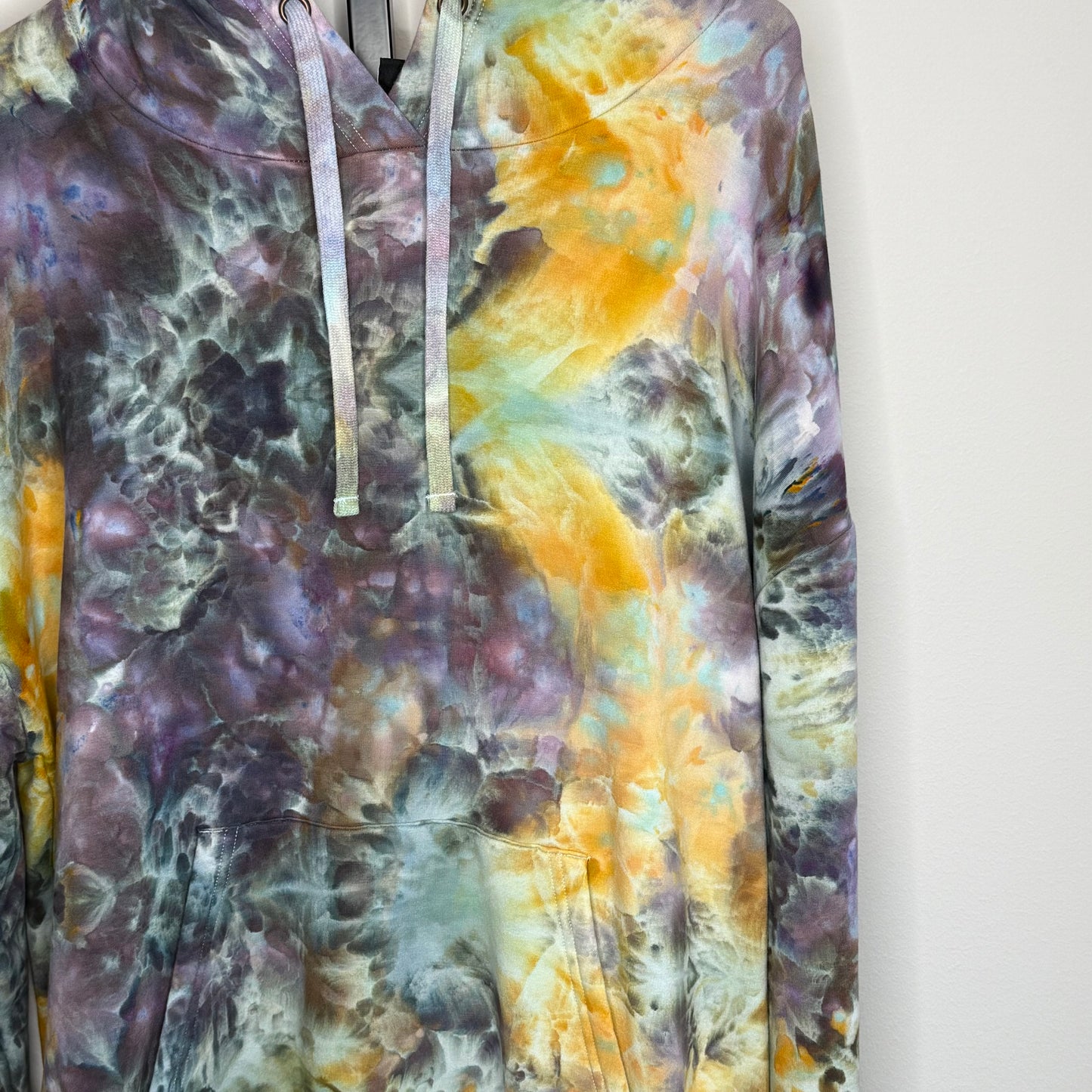 Reimagined peacock ice dyed buffalo hoodie x-large