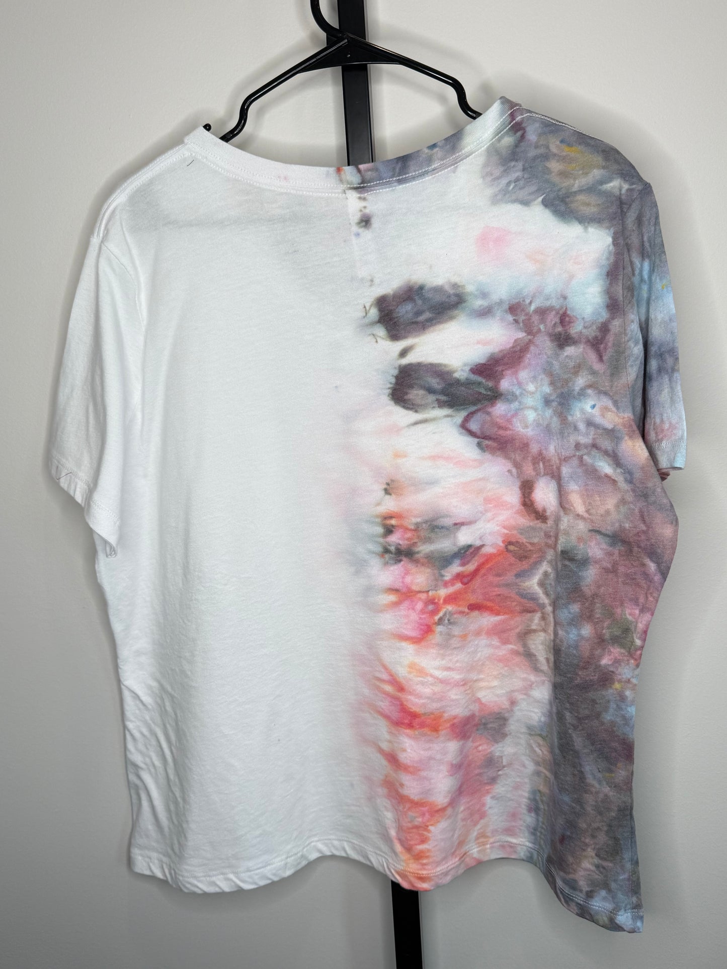 Coral and raven 1/2 and 1/2 ice dyed v-neck t shirt XL