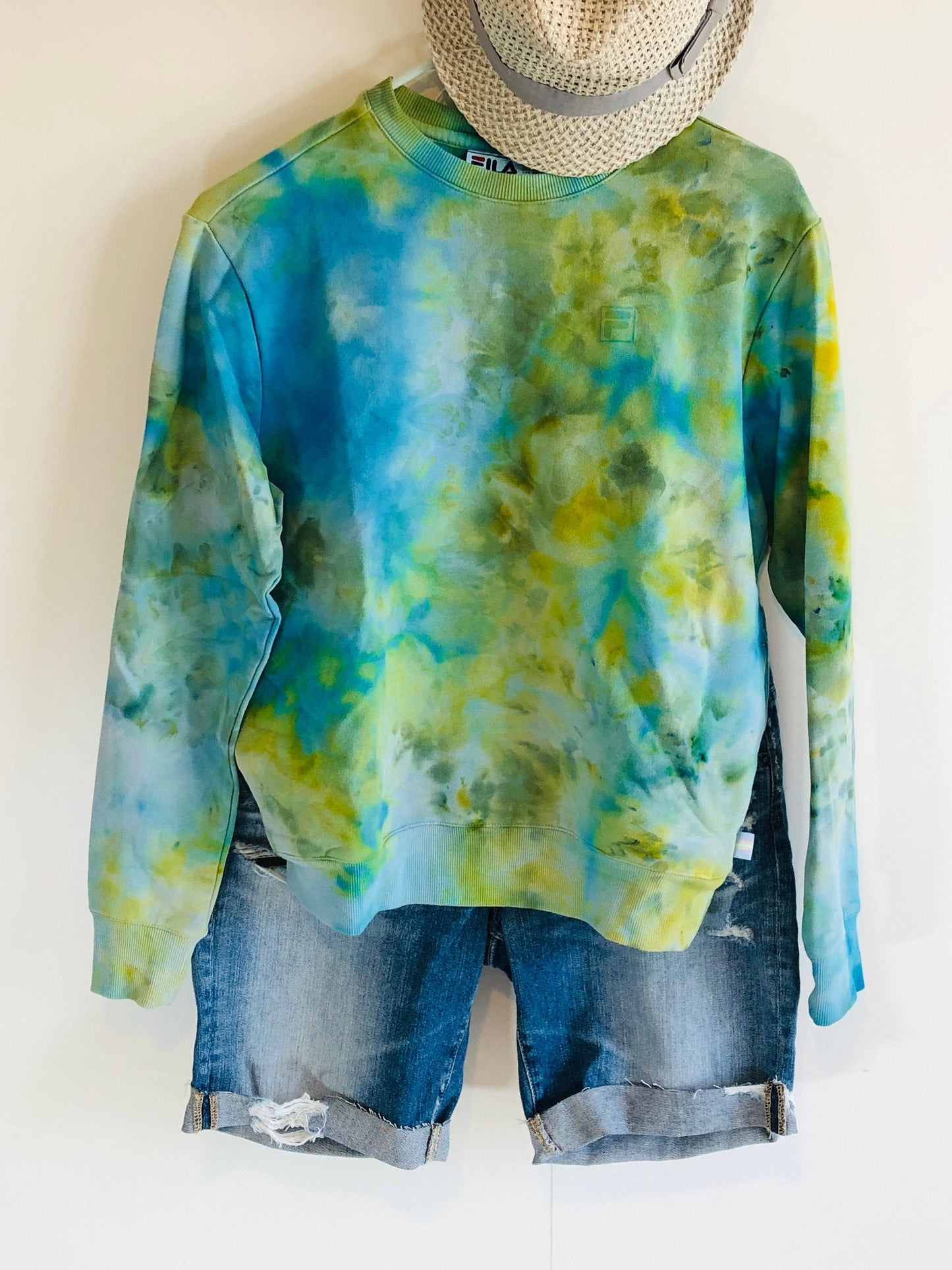 tie dyed sweatshirt with pockets aqua/yellow