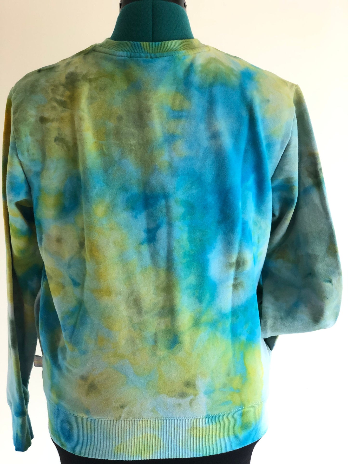 tie dyed sweatshirt with pockets aqua/yellow