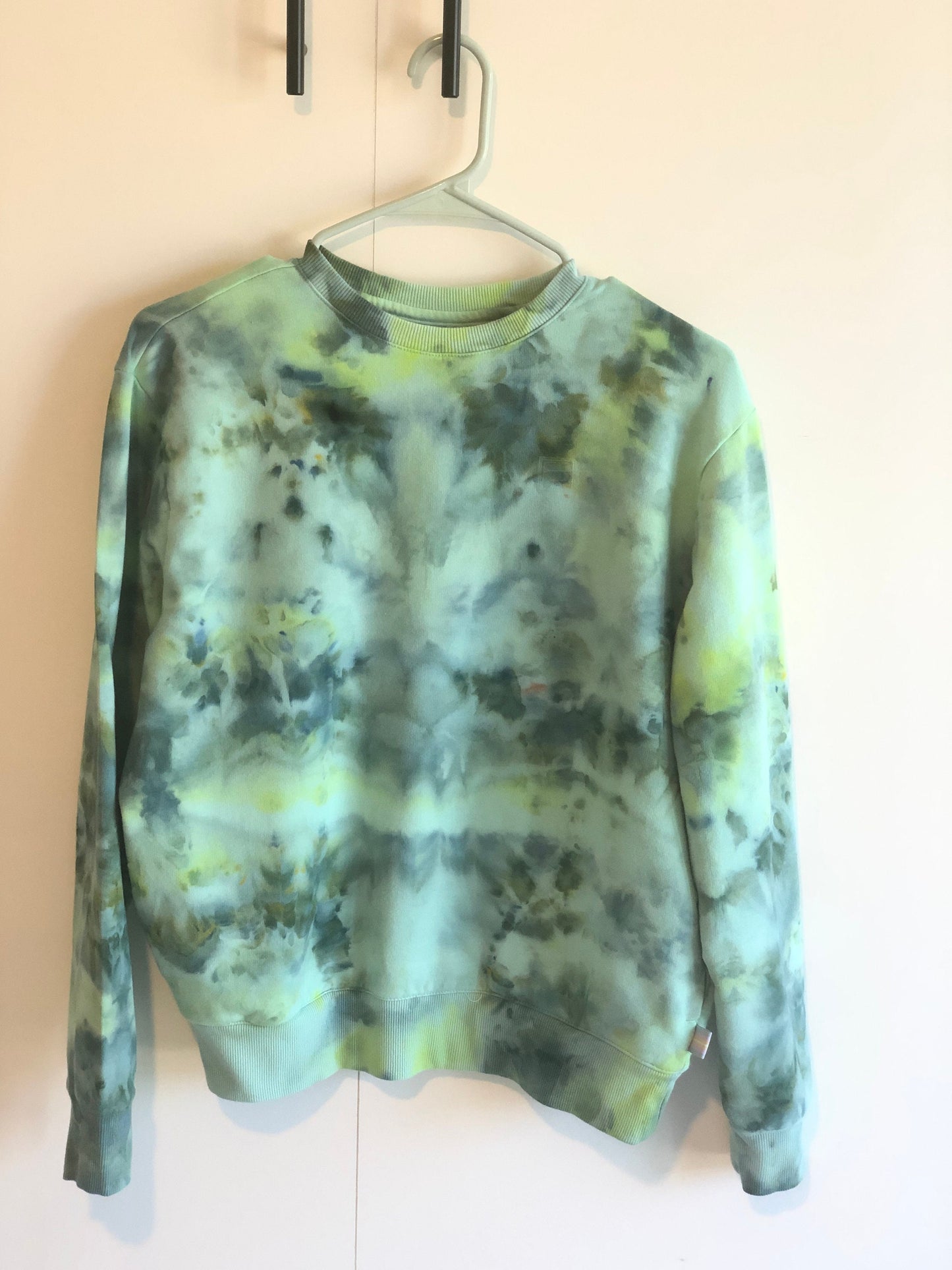 Ice dye sweatshirt forest green and yellow with pockets