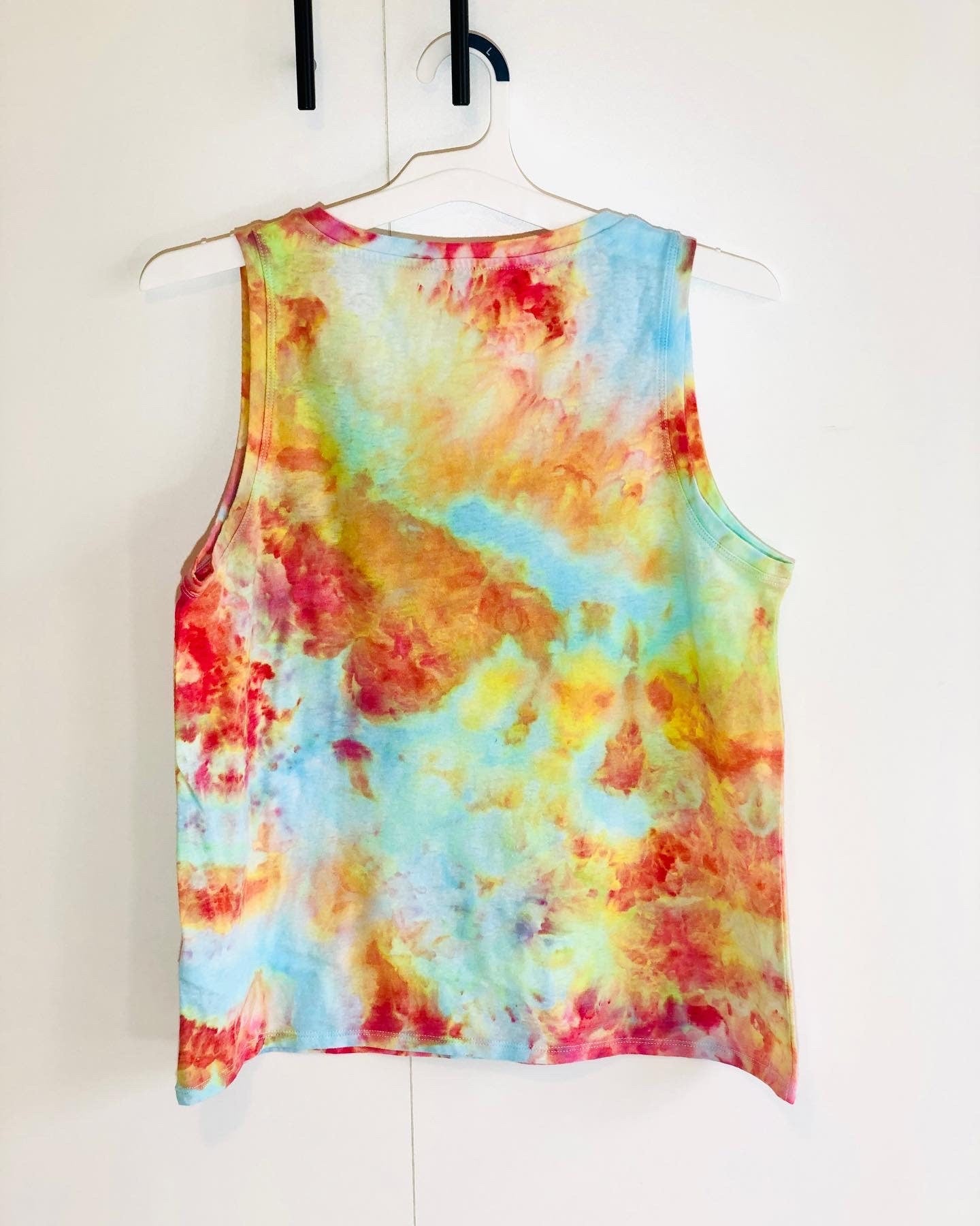 Hot tropics tank top- medium