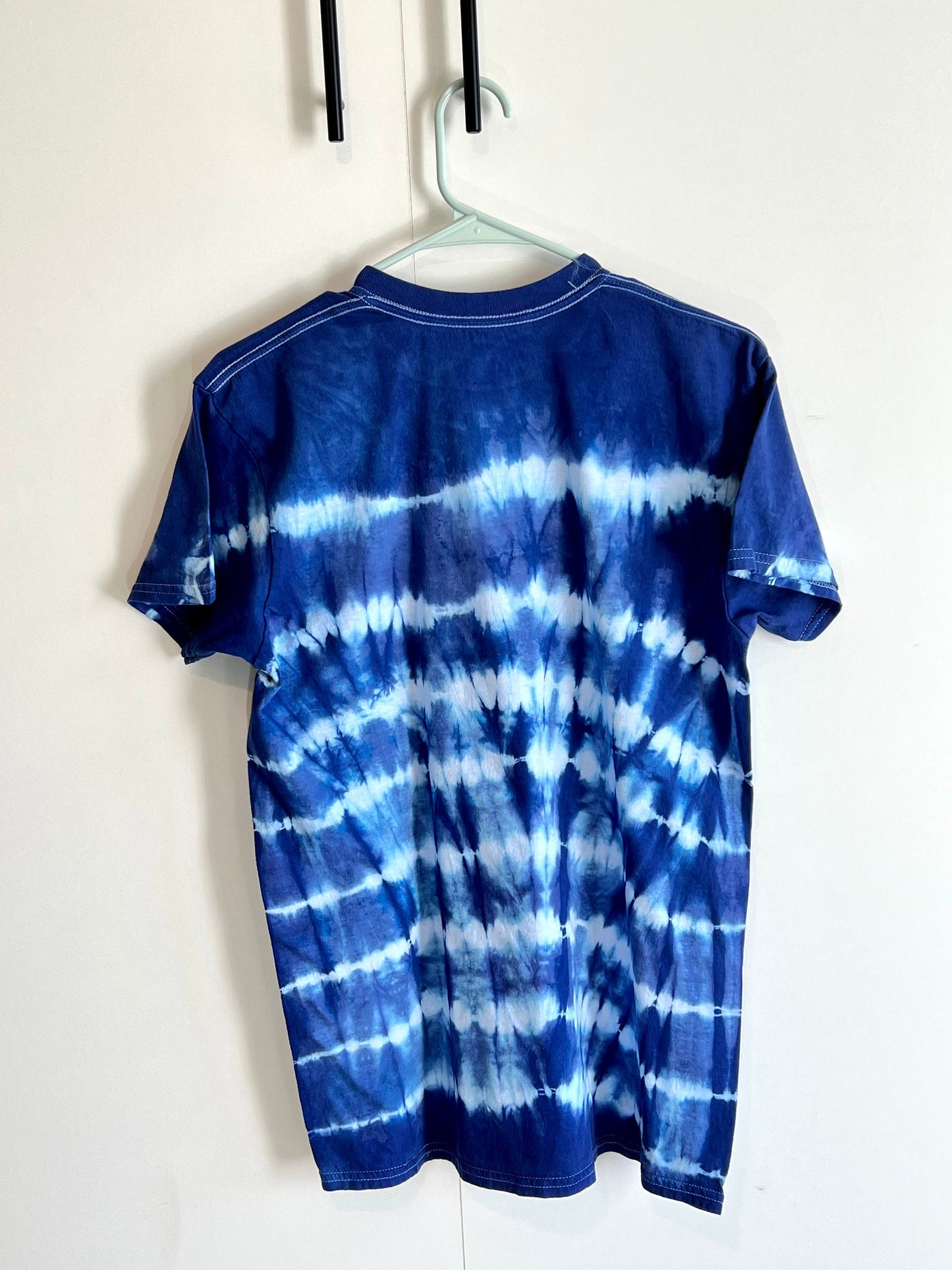 Shibori lines tie dye unisex shirt- medium