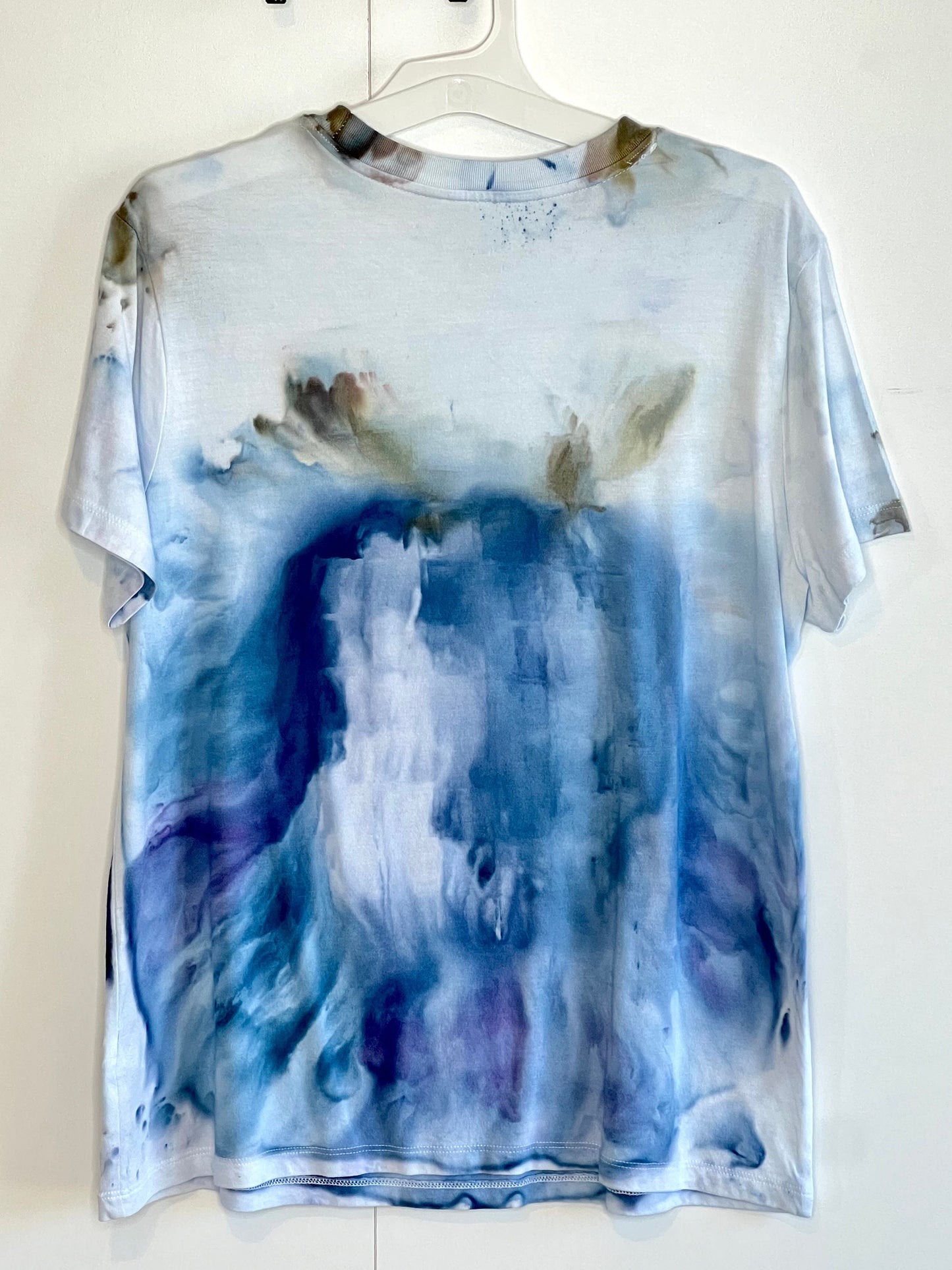 Blue abstract ice dye t-shirt-LARGE